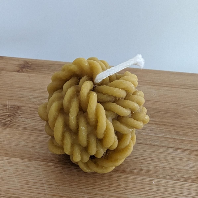 Knotted ball beeswax candle 