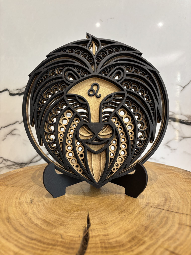 Lion Noir sur Or 