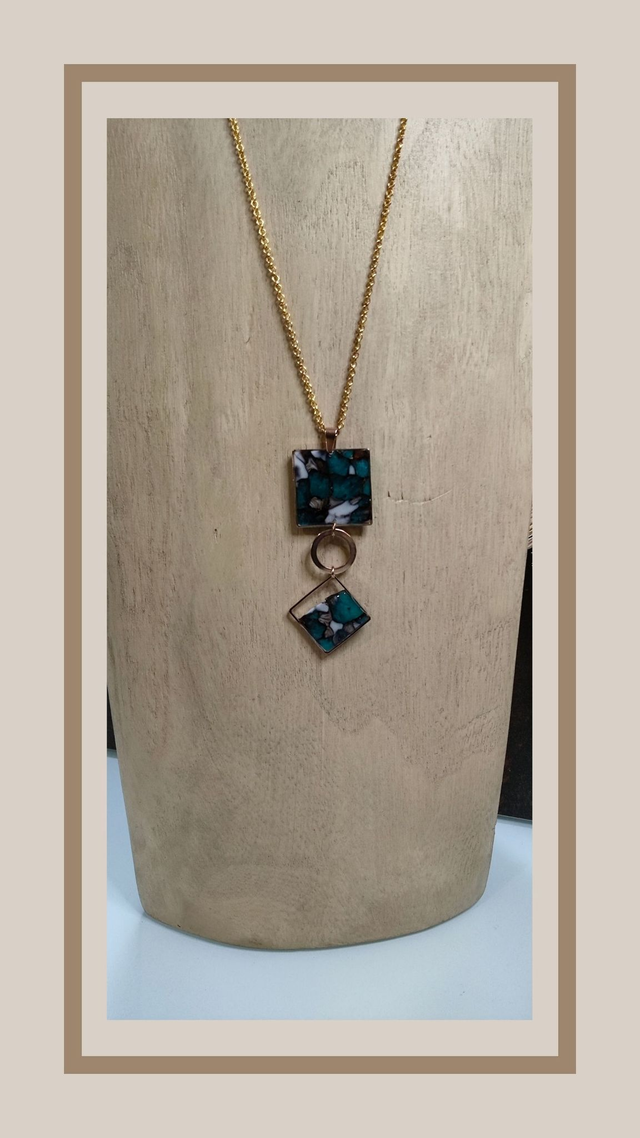 Collier faux turquoise cuivré carré 