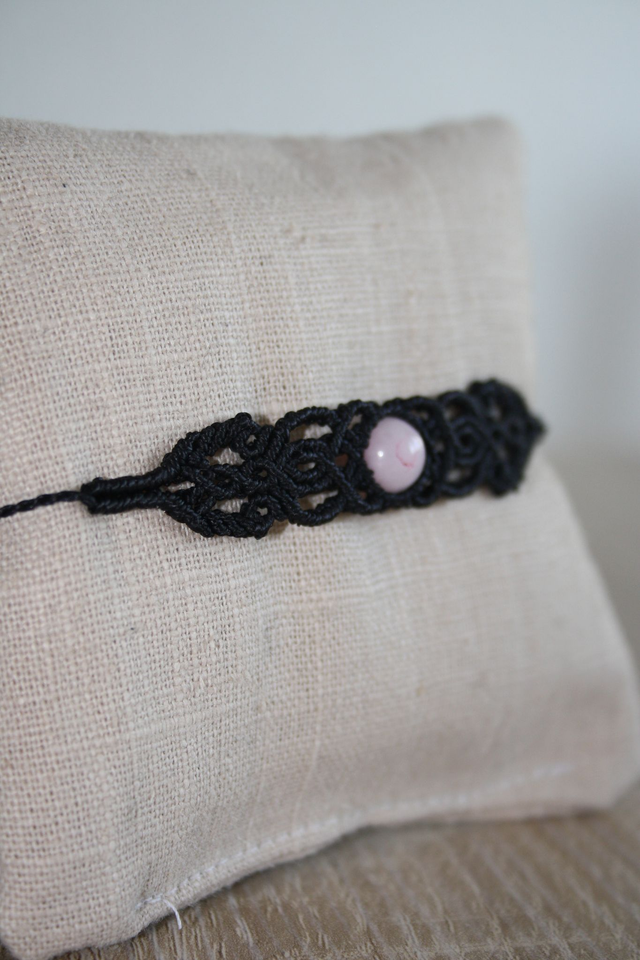Orientalisches Makramee-Armband mit Rosenquarz