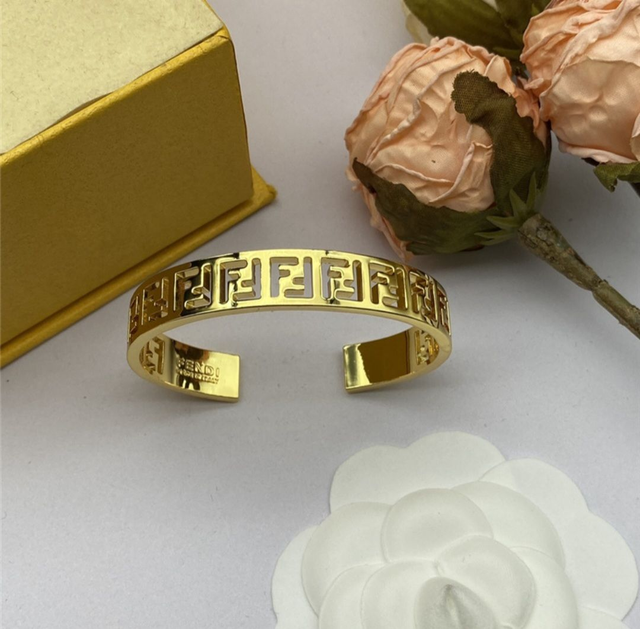 Bracelets F