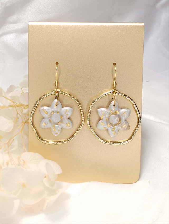  Boucles d'Oreilles "Fleur d'Or Blanc"