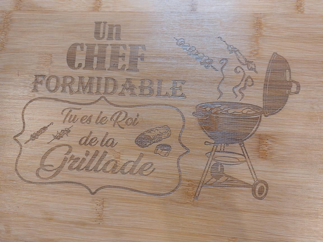 Planche à découpé bois de bambou personnalisé 