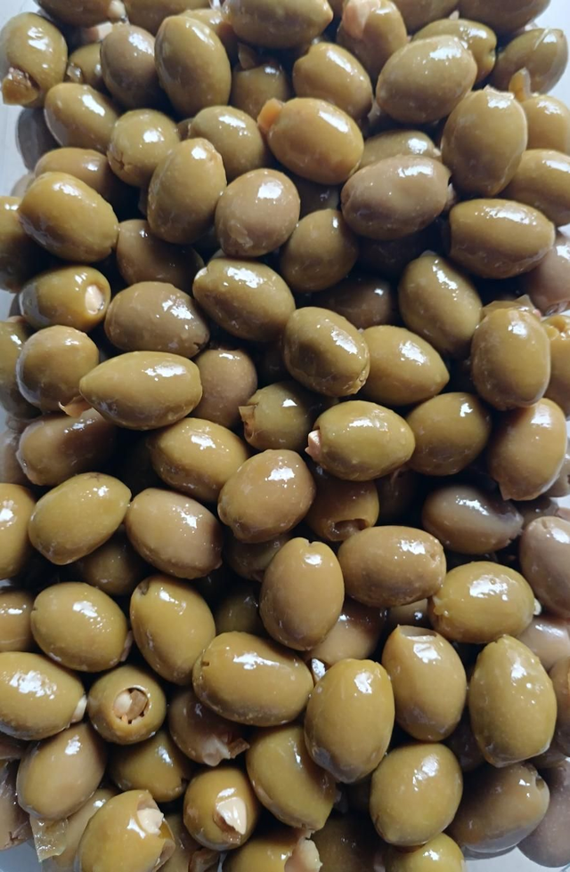 Olives Farcies ail/piment (Prix au 100gr) 