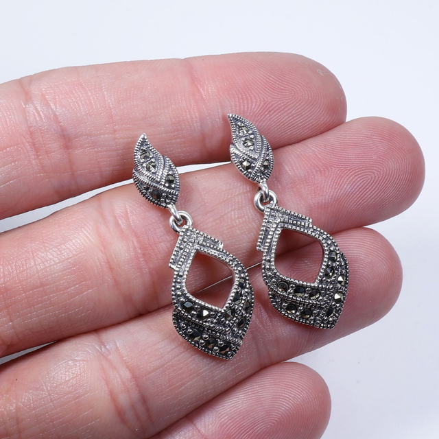 Elegant Pair of Sterling Silver 925 Art Deco Style Marcasite Gemstone Leaf Spade Design Drop Dangle Earrings
