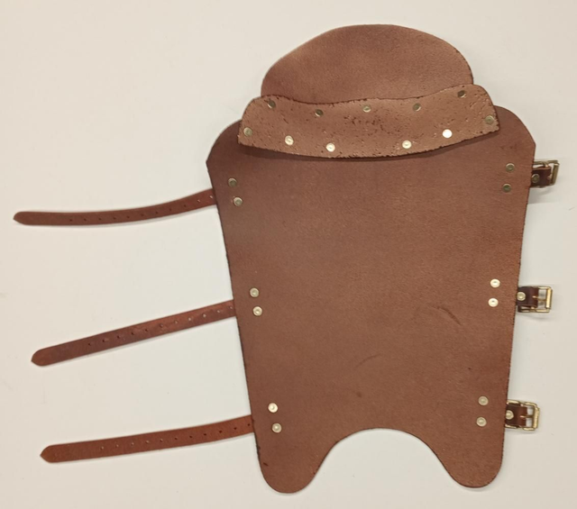 Leg Greaves (Copcutt) These have a Knee Guard