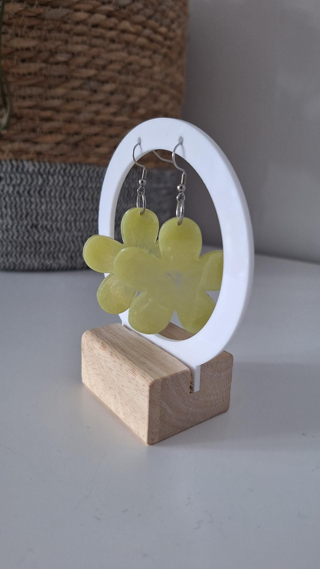 Boucles d&#039;oreilles fleurs vert anis