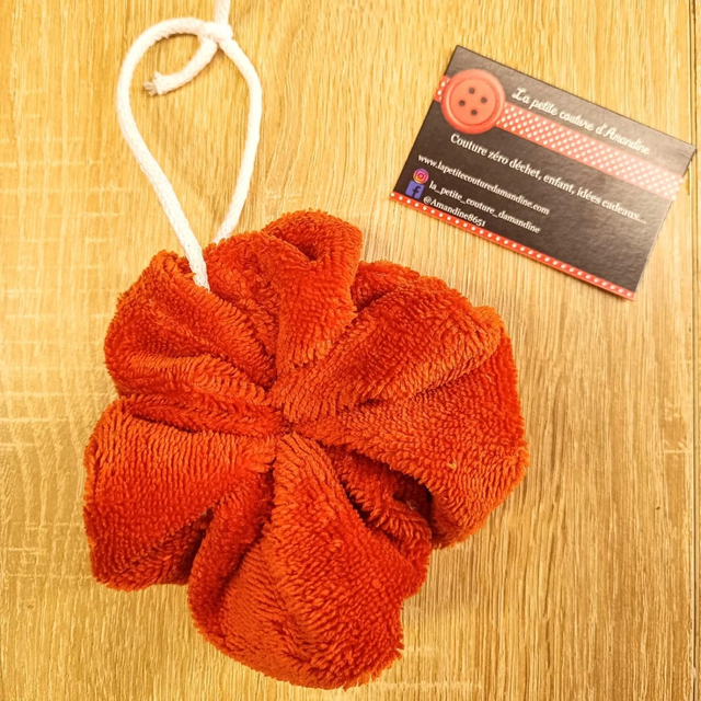 Fleur de douche orange 