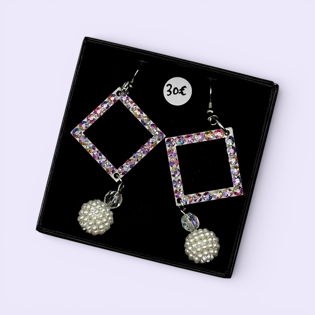 Midit spessu-korvikset