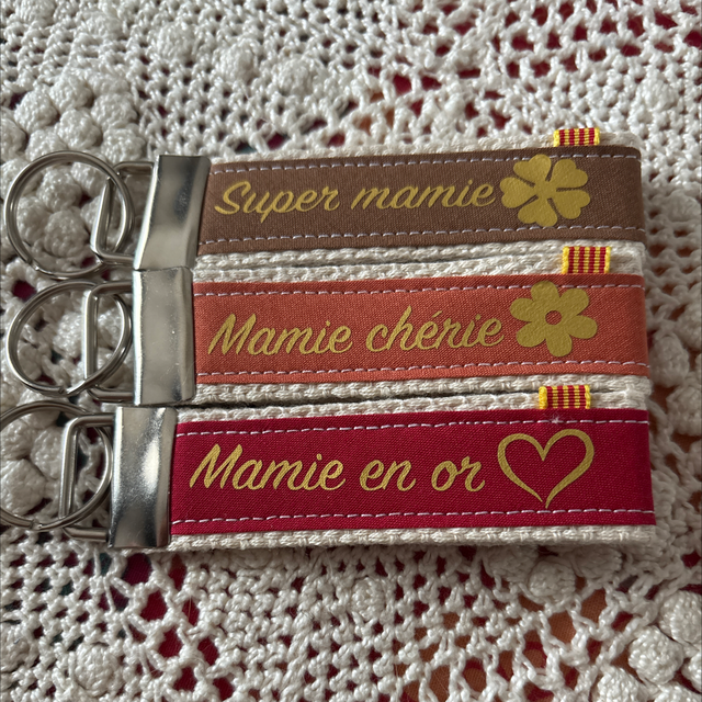 Porte-clés message personnalisable (choix du ruban et du texte)