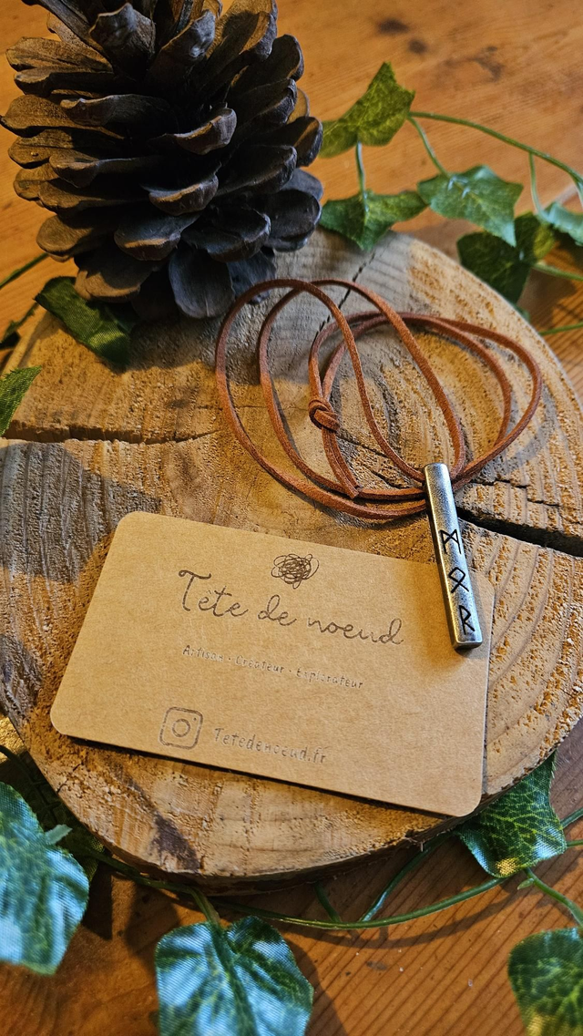 Collier runique totem 