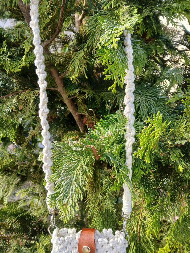 Sac bandoulière en macramé
Sac bandoulière en macramé – création artisanale bohème chic