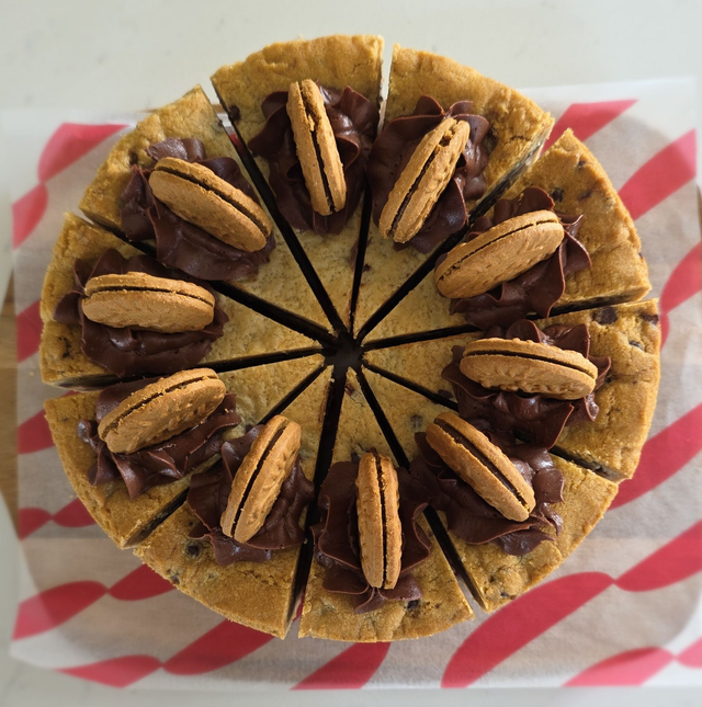Biscoff cookie pie (whole)