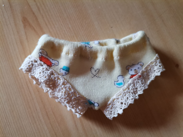 Bugyi 35 cm-es lány babához (rendelhető)