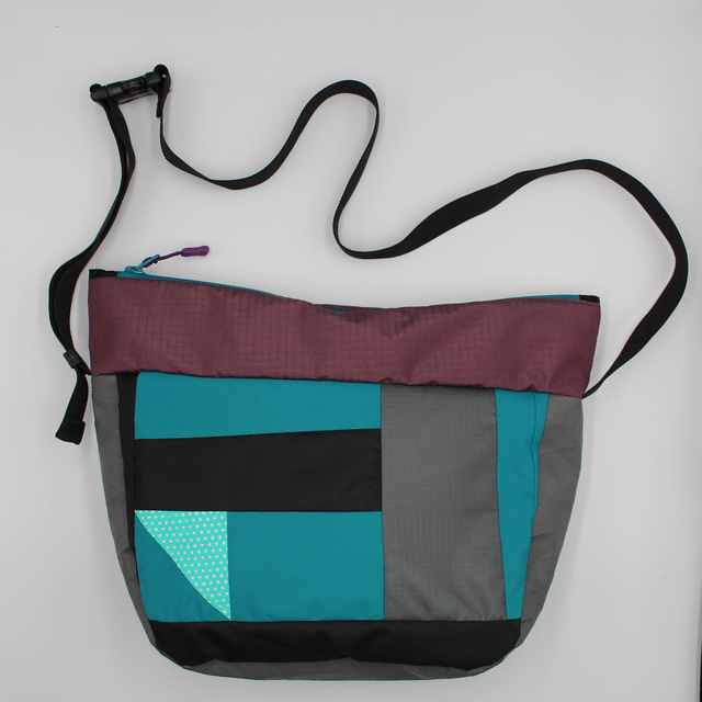 Big Flip Cross Body 03