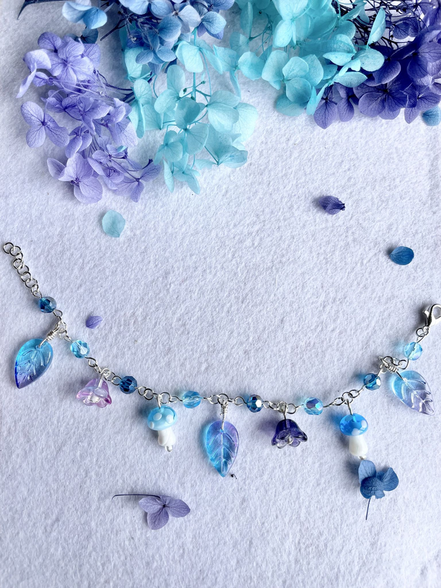 Bracelet " Feuilles et champignons" - Bleu et Mauve // vendu, sur commande