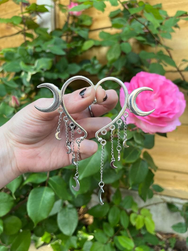 Luna ear cuff