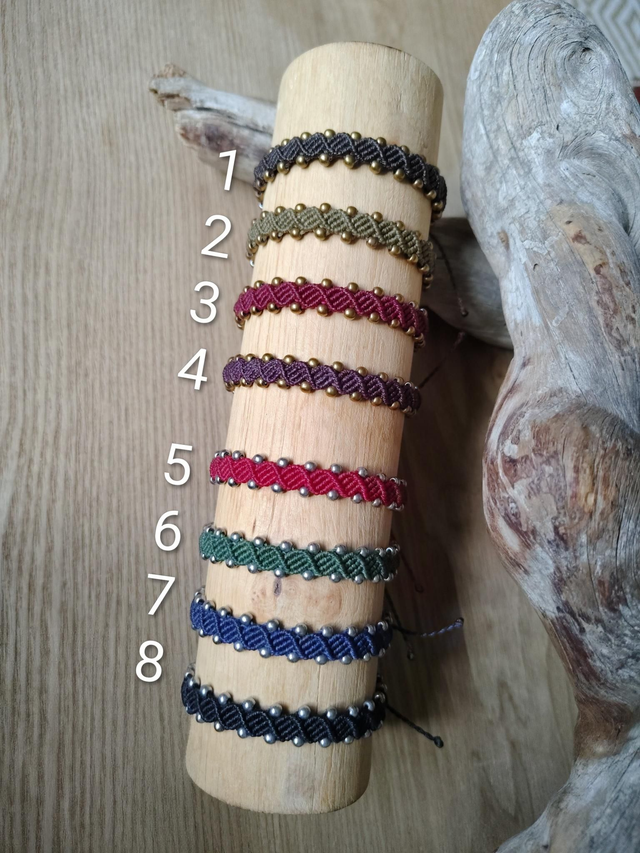 Bracelets en macramé et perles d'hématite