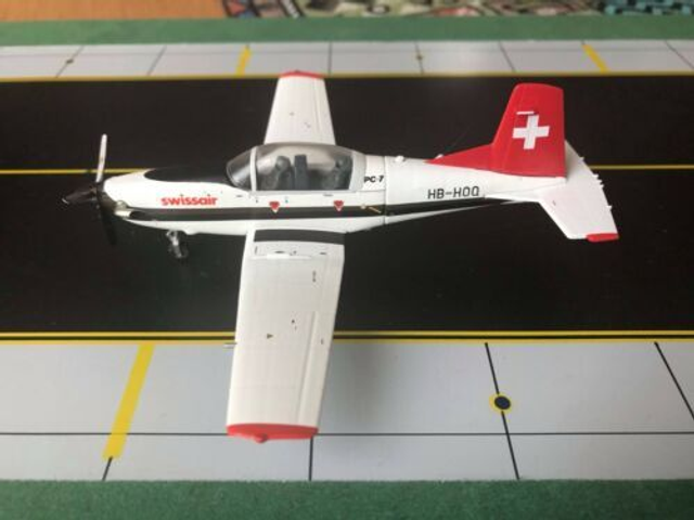 Pilatus PC-7 Swissair (Schweizerische Luftverkehrsschule) (HB-HOQ), 1:72, Herpa
