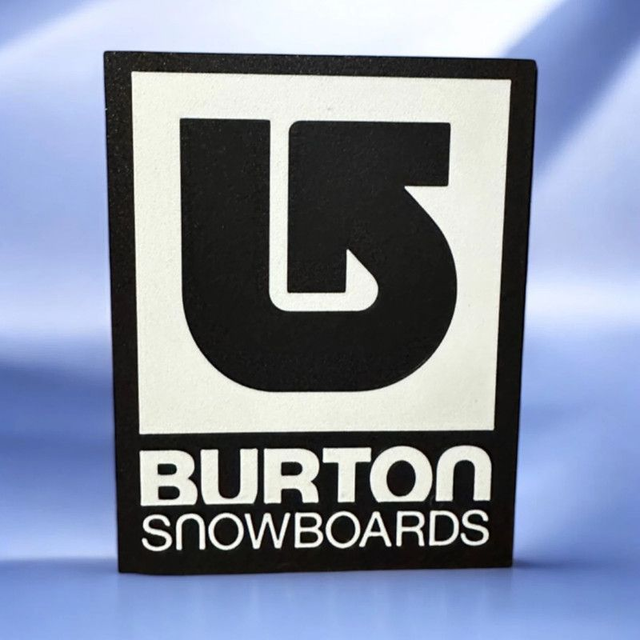  Lampe 3D Burton Snowboards LED - L’esprit de la glisse illumine ton espace !