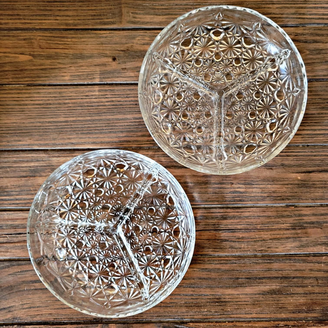 Plats apéritif (lot de 2) compartimentés en verre ciselé 