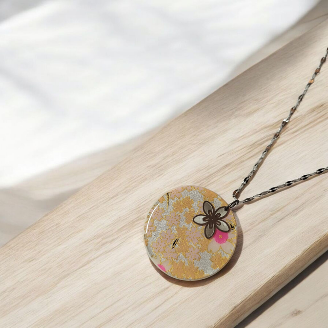 Collier acier inoxydable motifs japonais gris rose