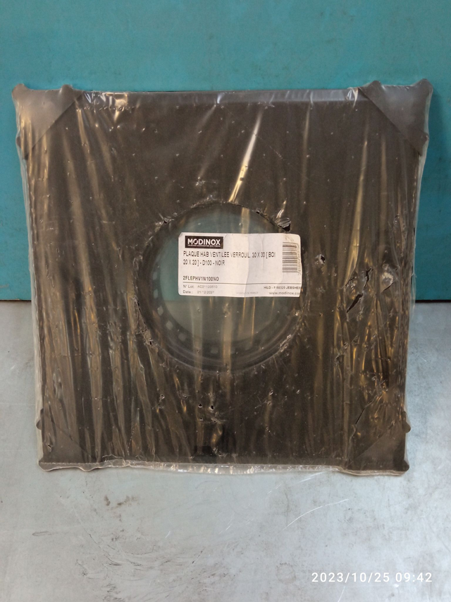 Plaque d'habillage ventilé 300 X 300 D100 NOIR - 2FLEPHV1N100NO 