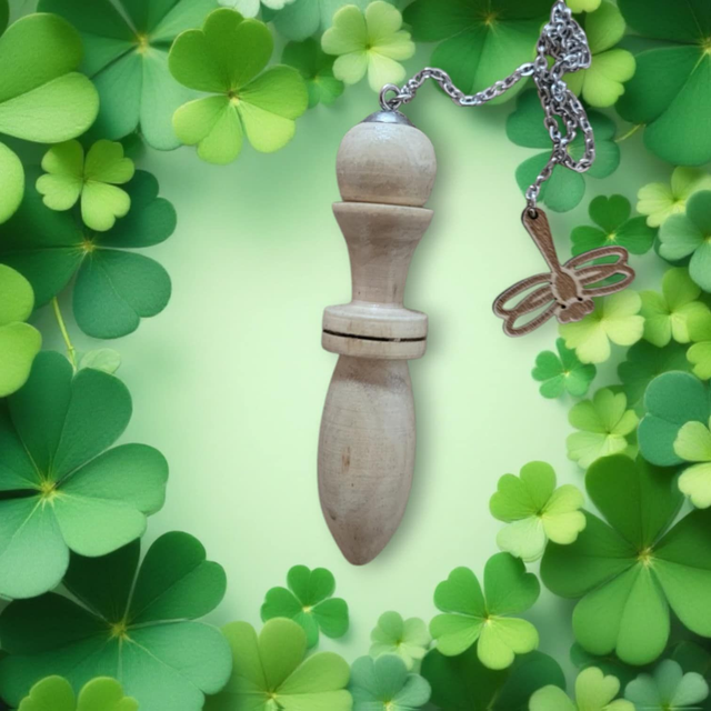 Pendule 25 en bois de cerisier