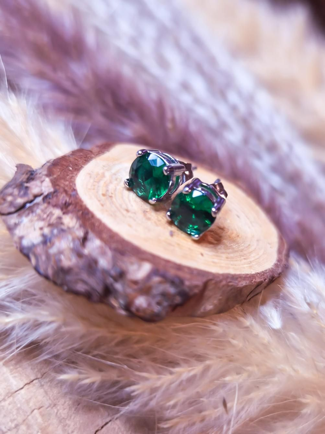 Boucles d'oreilles puces "Mini strass" - Modèle argenté et vert 