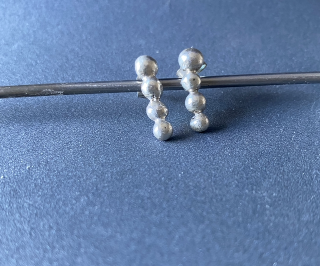 Clous d’oreille 4 gouttes