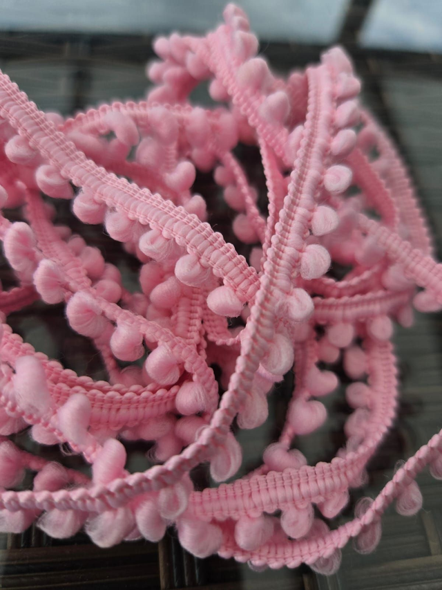 Galon pompon rose pâle 200 cm