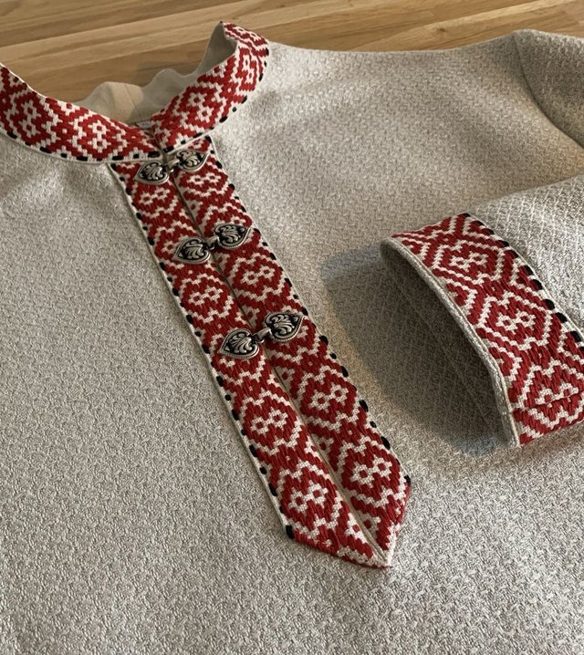 Karjalainen paita, kuvio ristirasti