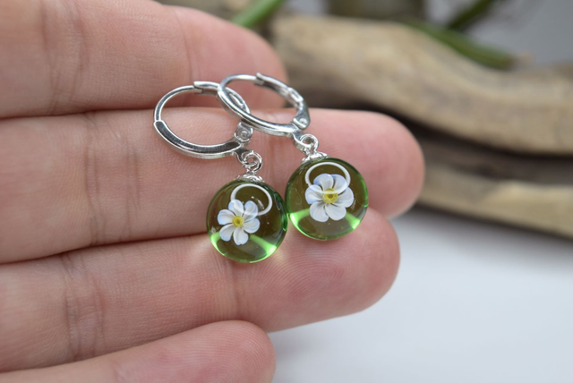 CRÉOLES MINI FLEURS DE NARCISSE MONTURE ARGENT (CFA4)