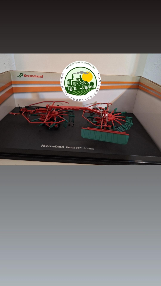 Andaineur KVERNELAND Taarup 9471S VARIO UH4206 UNIVERSAL HOBBIES 1/32

