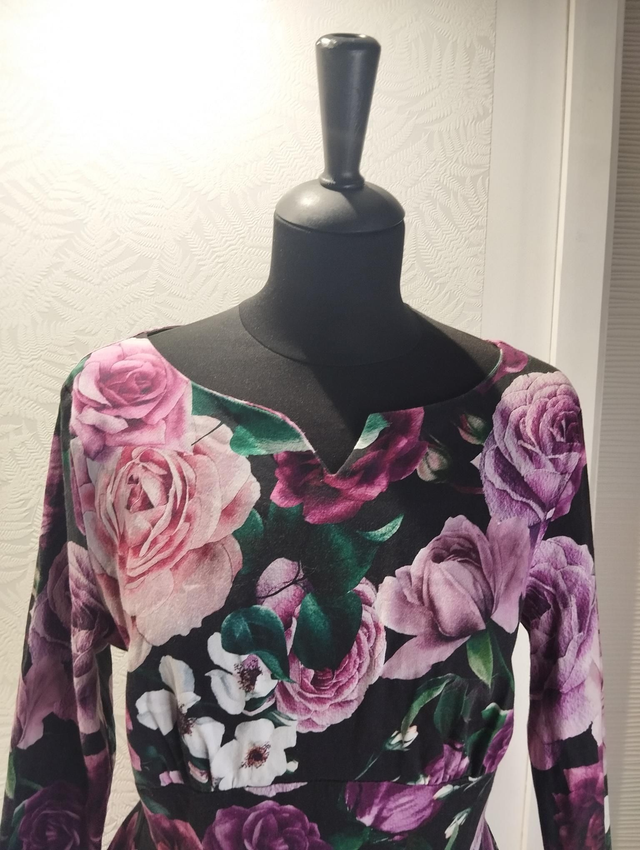 Robe Hearts & Roses Sydney 50's Floral Swing Purple T44/48