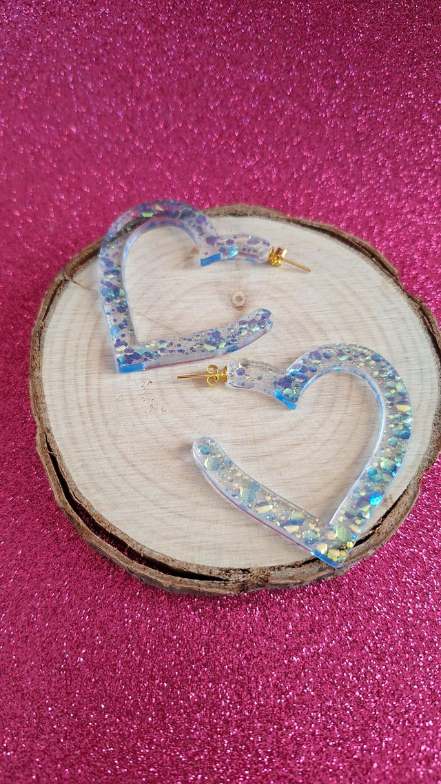 Créoles cœurs paillettes bleues holographiques 