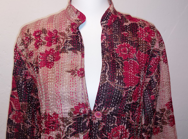 Veste femme réversible sari recyclé et Kantha, unique, confectionnée à la main dans les villages indiens, rose, rouge, marron