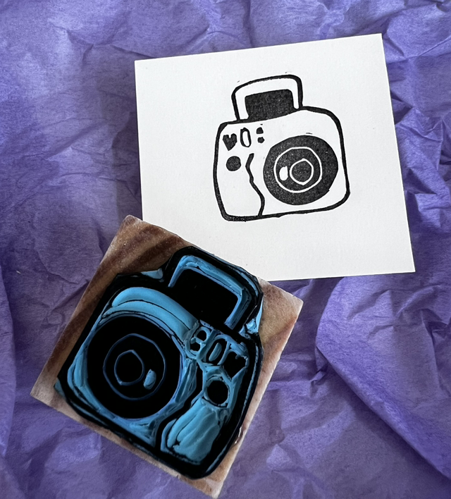 Tampon polaroid/appareil photo - stamp-tober 2024