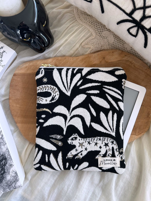 Pochette à liseuse en jacquard Nysa - noire