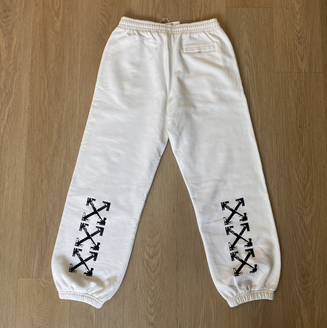 Off white sweat pant size M preowned