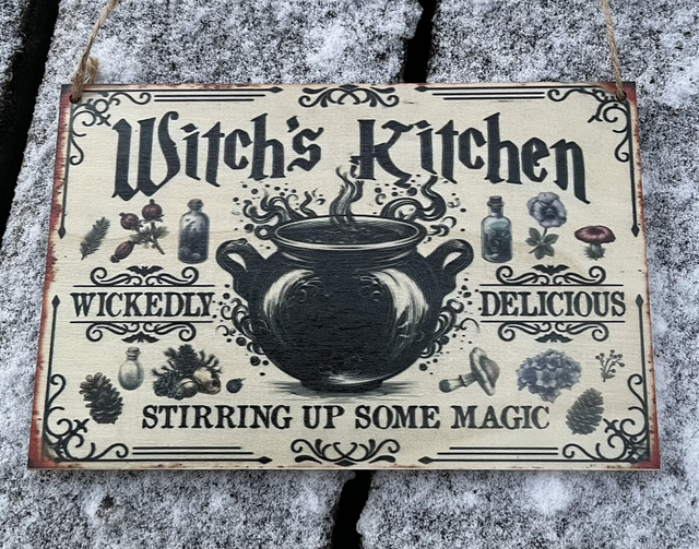 Witch kitchen -kyltti