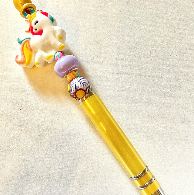 S45 - Stylo à perles et perle licorne 2