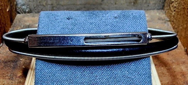 Bracelet corde de guitare recyclée 