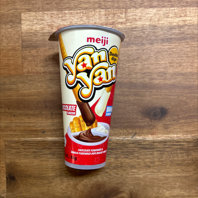 Meiji Yan Yan Chocolate &amp; Vanilla Dip 44g