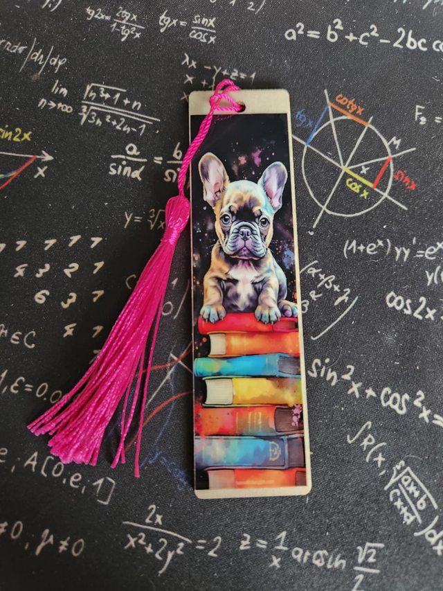 Marque page en Bois &quot; chien  holy book &quot;   