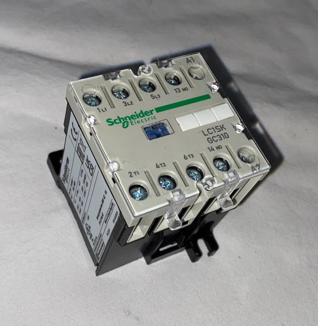 Kontaktori LC1SKG310P7