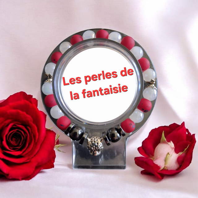 Bracelet perles de verre, perles hématite,breloque centrale léopard