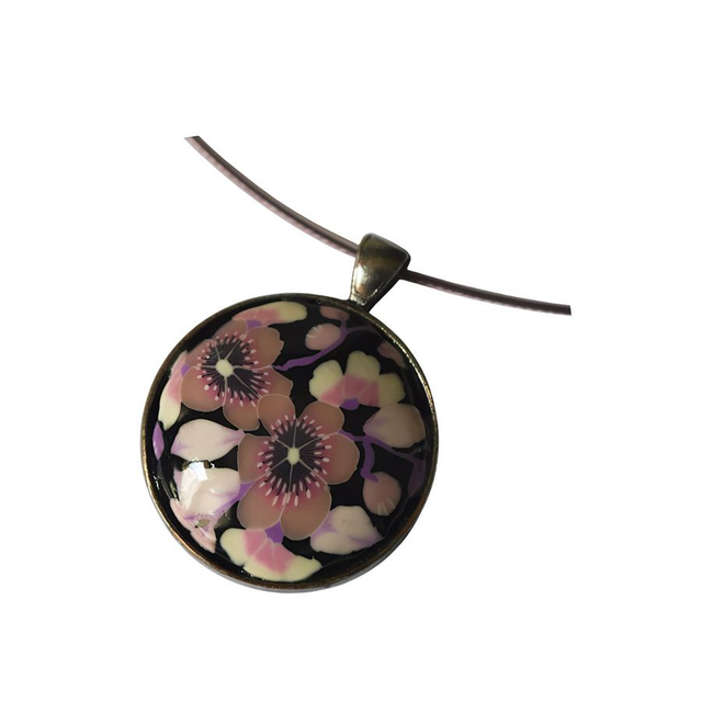 Collier ras de cou bohème rond fleurs mauves