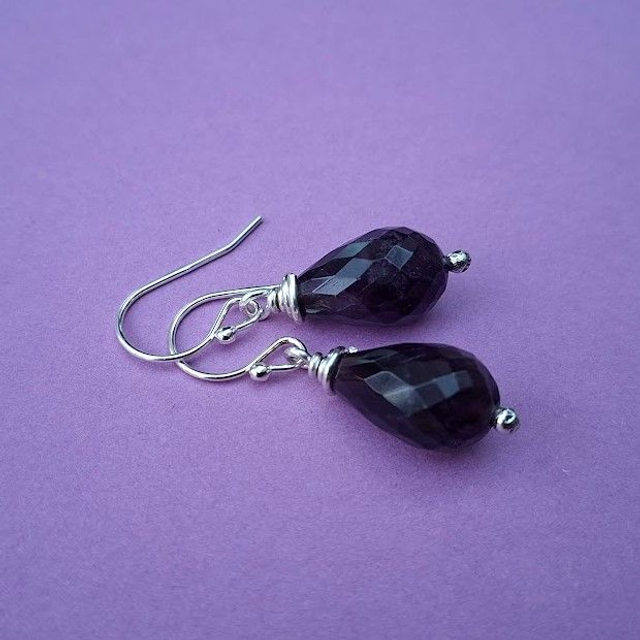 Wrap oorbellen amethist