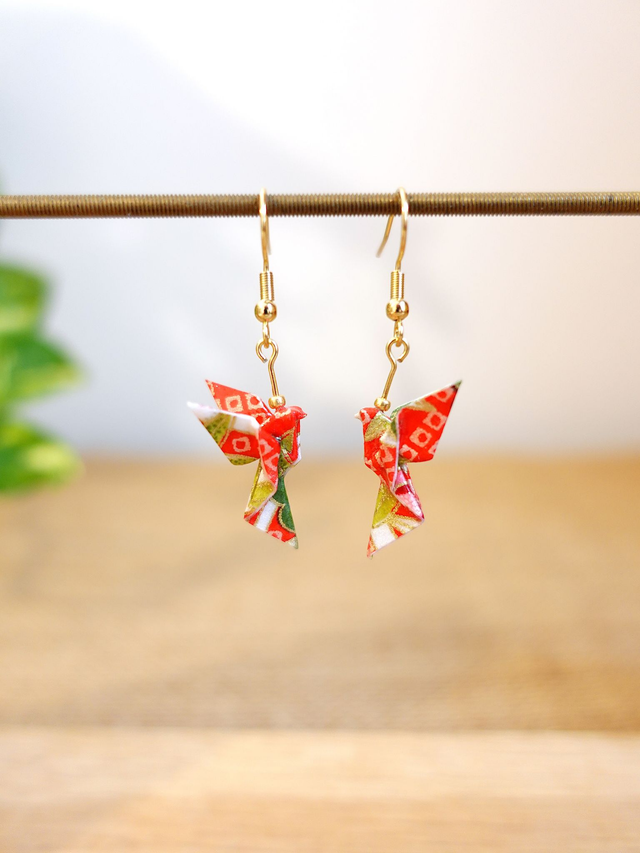 Origami Colombe, oiseau / INOX doré / Boucles d'oreilles / Papier japonais washi / Rouge, vert, or / Bijou japonais origami /